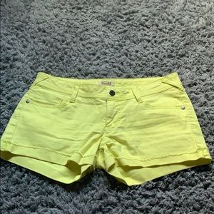 Cute yellow jean shorts